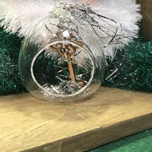 Oval Bauble With Hanging Keys